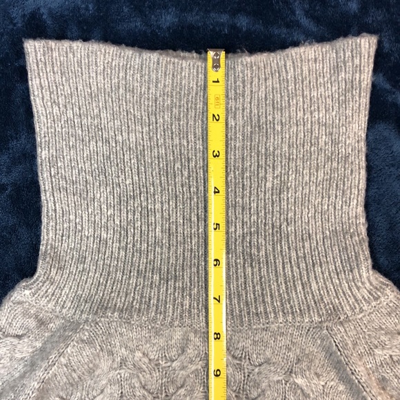 Michael Kors sweater size Large - Picture 9 of 13